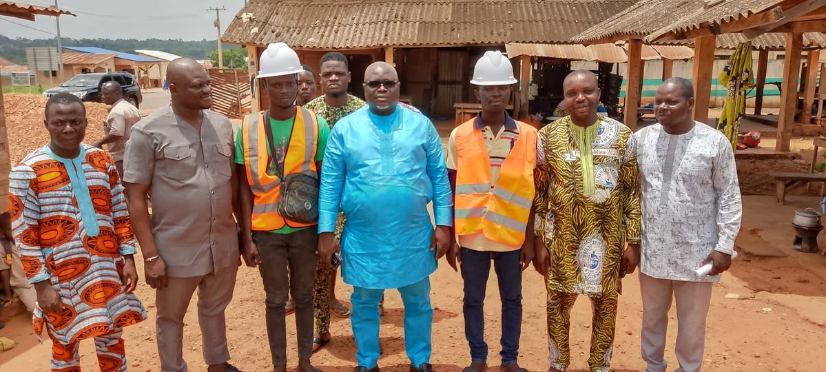 LANCEMENT DES TRAVAUX DE CONSTRUCTION DE BOUTIQUES DANS LES ARRONDISSEMENTS D'APLAHOUÉ ET GODOHOU